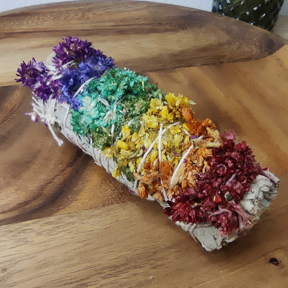 Weißer Salbei Räucherbündel | mit Blüten gebunden